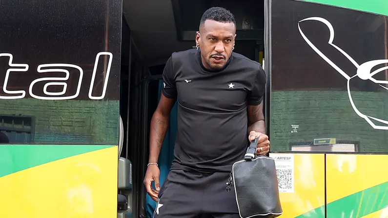 Edenílson (viagem), volante do Botafogo | Setembro 2026