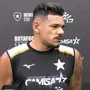 Tiquinho diz que clima interno no Botafogo é de cobrança e desabafa sobre suposto 'bicho recorde': 'Asneira de quem vazou isso'