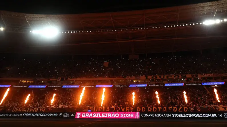 Torcida no Estádio Nilton Santos (Engenhão) em Botafogo x Chapecoense | Campeonato Brasileiro 2026