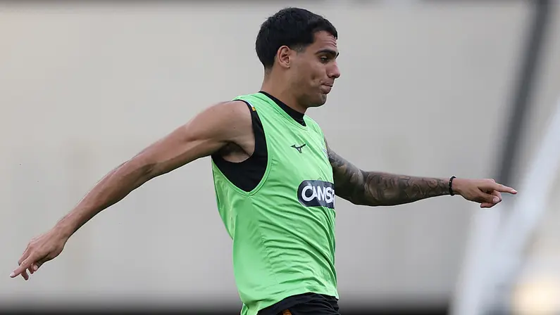 Lucas Villalba volta a ser relacionado pelo Botafogo após dois jogos fora