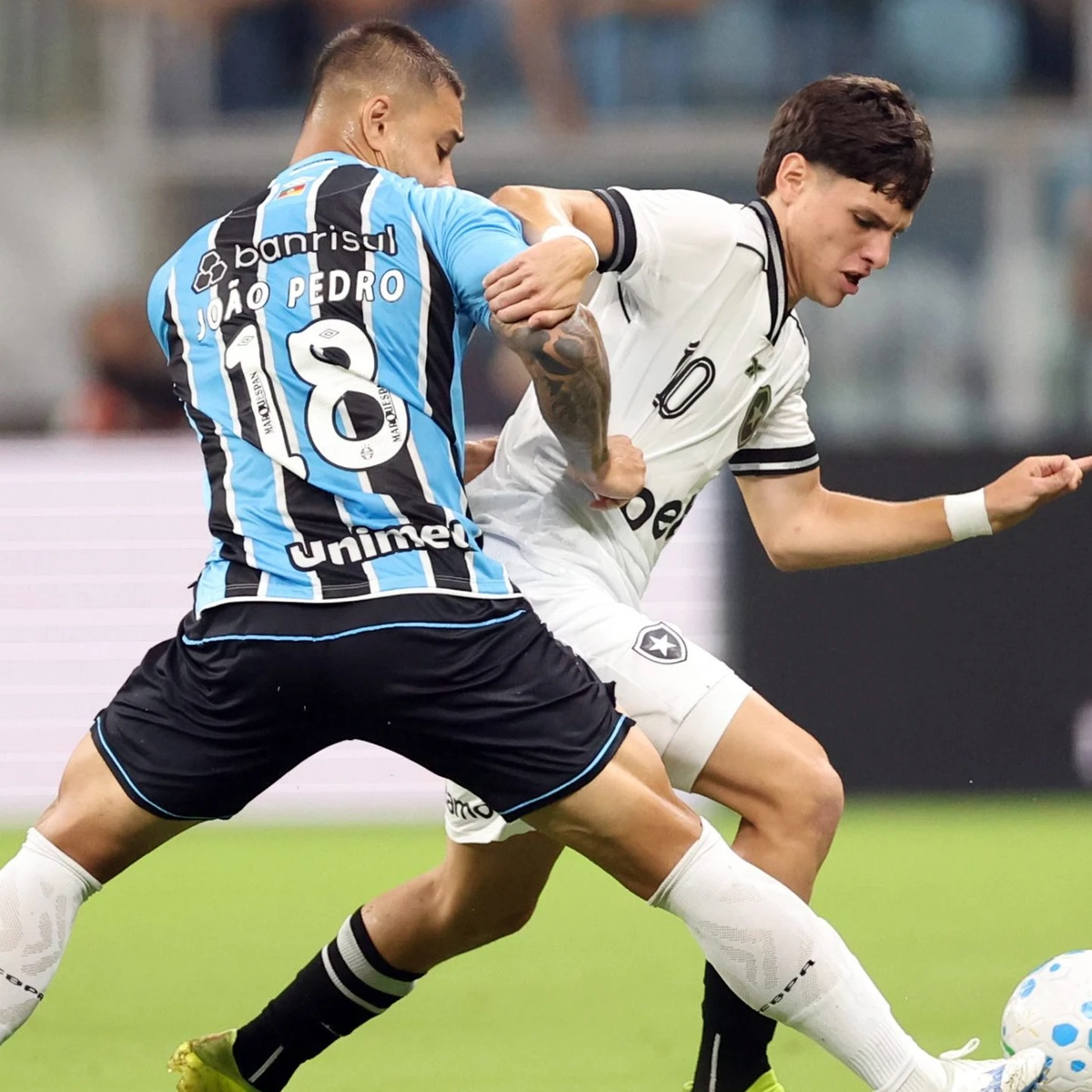 Botafogo volta mal do intervalo e perde para Grêmio em jogo de 8 gols ...
