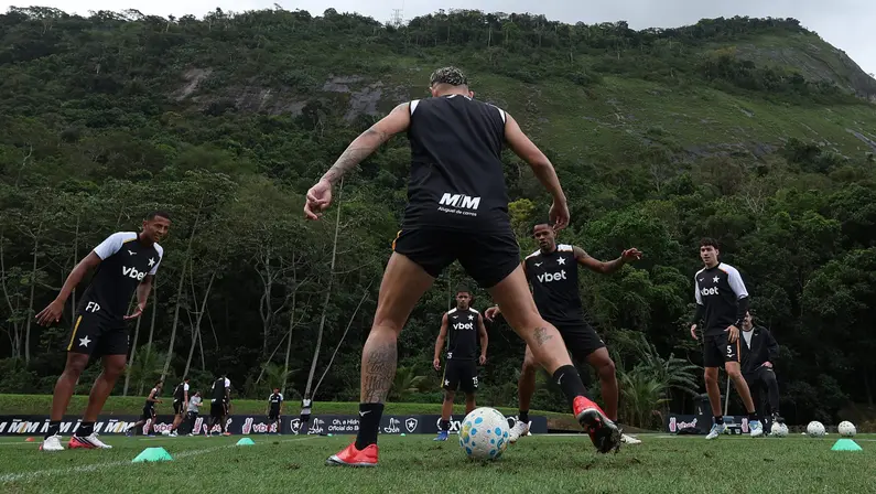 Elenco no treino do Botafogo | Setembro 2026