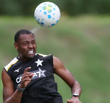 Kaio Pantaleão, do Botafogo, deve retornar próximo ao jogo contra o Atlético-MG