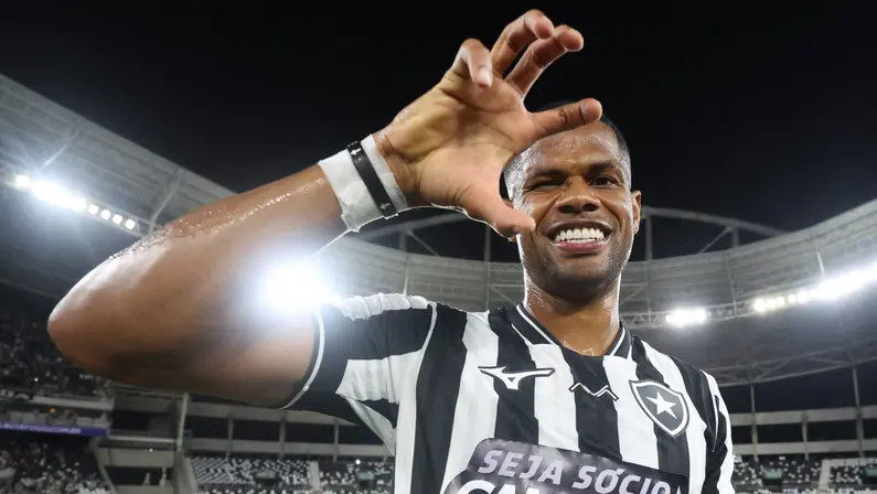 Júnior Santos, atacante do Botafogo | Outubro 2026