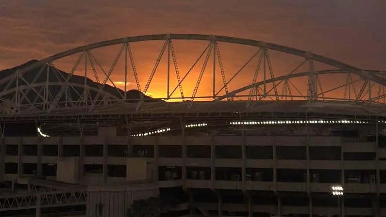 Pôr do sol e cobertura do Estádio Nilton Santos (Engenhão) | Outubro 2026