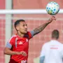 Com quatro suspensos, Internacional deve ter reforço de Alan Patrick contra o Botafogo