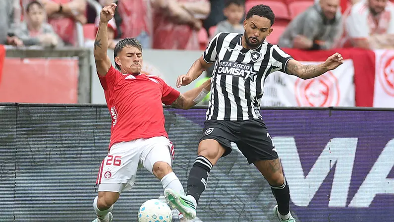 BOTAFOGO PERDE FEIO PARA O INTER E SEGUE AMEAÇADO NO BRASILEIRÃO