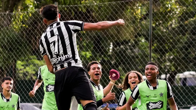 Arthur Izaque em Botafogo x Nova Iguaçu | Campeonato Carioca Sub-20 2026