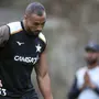 Lucas Monzón treina e pode ser mais um reforço do Botafogo contra o Internacional