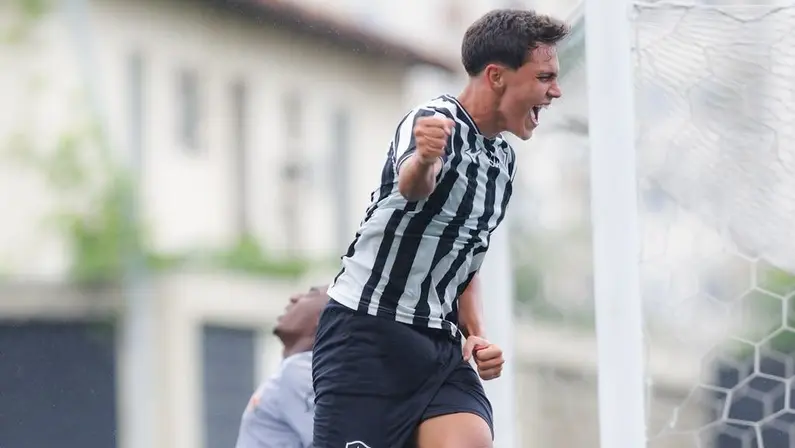 Botafogo goleia Nova Iguaçu por 7 a 2 pela Copa Rio Sub-17; sub-15 também vence