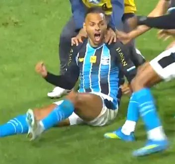 Grêmio vence Coritiba no fim, e Botafogo fica cinco pontos acima do Z-4 do Brasileirão