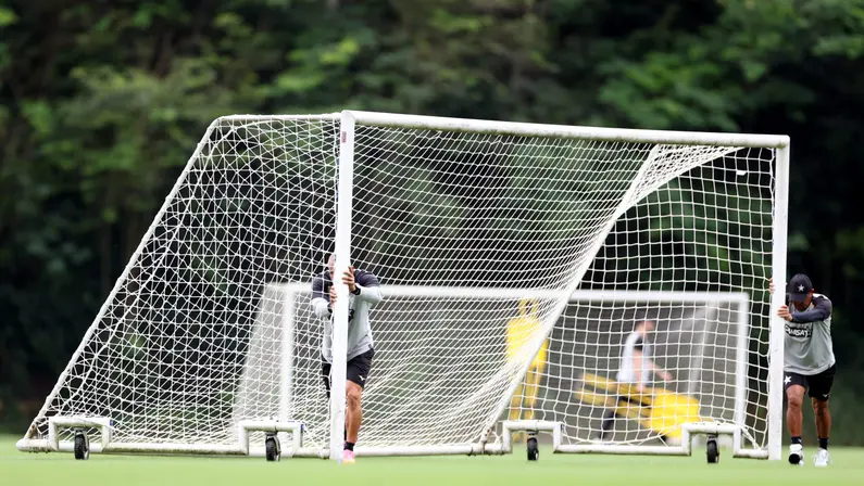 Botafogo se move para 2027 e faz proposta por reforços; Carlos Vinícius pede mais que o oferecido
