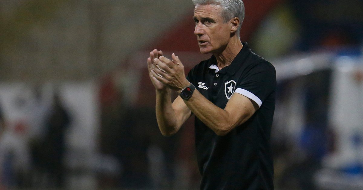 Paulo Nunes elogia a Luis Castro: «El gran jugador del Botafogo es el entrenador»