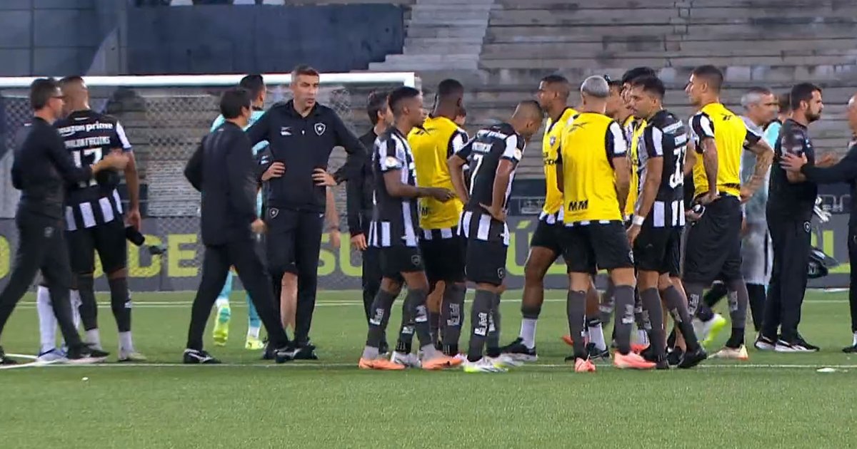 Rizk: Los jugadores estaban muy molestos porque Bruno Lage lo estaba arruinando todo.  Botafogo acertó