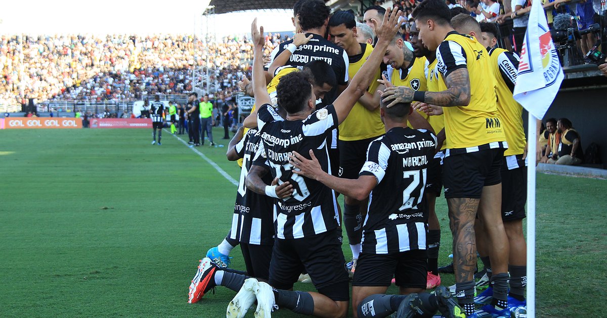 Carlos Eduardo Leno sees reasons for optimism in Botafogo: “I have competed longer. He is playing well and is capable of winning the title.”