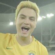 Botafogo no carvão! Felipe Neto lança clipe para Copa do Mundo no Nilton Santos