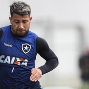 Exame aponta lesão, e Leo Valencia desfalca o Botafogo contra o Vitória