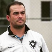Joia da base do Botafogo desabafa após demissão de técnico: &#8216;Sacanagem o que fizeram com ele&#8217;