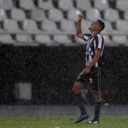 Autor de golaço, Erik exalta luta e vitória no último minuto: &#8216;Com a cara do Botafogo&#8217;