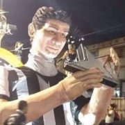 Ganso, é você? Escola de samba do Botafogo faz homenagem a Túlio Maravilha, mas vira piada na internet