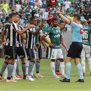 Árbitro vai alegar que não havia apitado reinício de jogo em Botafogo x Palmeiras