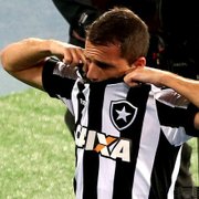 DM do Botafogo diz que não teve tempo para recuperar Montillo e lista últimas operações bem-sucedidas