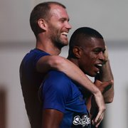 Marcelo Benevenuto revela conselhos de Sandro e admiração por Carli: ‘É um paizão dentro do Botafogo’