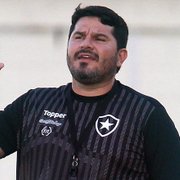 Barroca destaca ambiente de vitória e elogia evolução no ataque do Botafogo