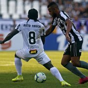 Autor do segundo gol do Botafogo, Alex Santana celebra vitória após semana tensa