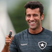 Alberto Valentim tem nome publicado no BID e já pode reestrear no Botafogo