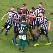 VÍDEO: outrora especulado no Botafogo, Rafael Moura tenta intimidar Fernando, mas toma dura de Marcelo
