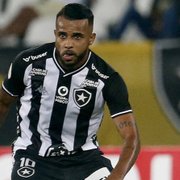 Botafogo x Internacional será marcado por reencontro de Alex Santana e Lindoso; compare números