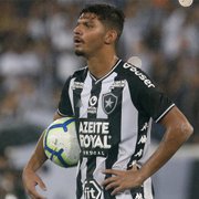 Igor Cássio chega atrasado a treino do Botafogo e é cortado de jogo contra o Ceará