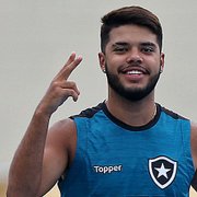 Botafogo aguarda janela internacional de janeiro para ir atrás de novo meia e aposta em Leandrinho