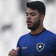 Com time leve e ataque jovem, Botafogo deve buscar mais um reforço para o meio