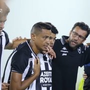 VÍDEO: nos bastidores, Cícero assume liderança no Botafogo: &#8216;Tem que acostumar com a vitória&#8217;