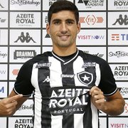 Apresentado pelo Botafogo, Barrandeguy se diz pronto para jogar e mira Loco Abreu como exemplo