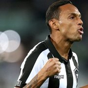 Após três anos, Gilson confirma saída do Botafogo: 'Foi uma honra defender essa camisa'