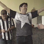 Marcelo Adnet assina samba sobre Beth Carvalho e fala da paixão pelo Botafogo