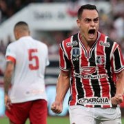 Ex-Botafogo, Victor Rangel renova com o Santa Cruz até o fim da Série C