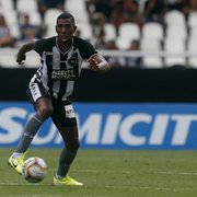 Centroavante na base e de contrato renovado, Kanu agradece à preparação física do Botafogo: &#8216;Trabalho fenomenal&#8217;