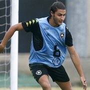 Marcinho vai cometer um grave erro se não renovar contrato com o Botafogo