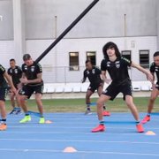 VÍDEO: com ‘moleque goleador’ Matheus Nascimento, Botafogo divulga imagens de treino
