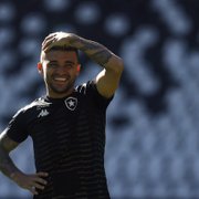 Botafogo: Victor Luis comenta disputa com Danilo Barcelos e Guilherme Santos