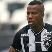 Guilherme Santos pede passagem no time do Botafogo