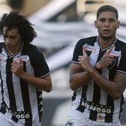 De família alvinegra, Rafael Navarro faz valer a ‘Lei do Ex’ e celebra primeiro gol pelo Botafogo