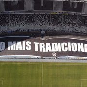 Maior bandeirão do Rio será aberto pela primeira vez na arquibancada em Botafogo x Operário