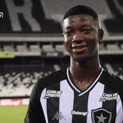 Babishow! Matheus Babi vira cupom de desconto para novos sócios no Botafogo