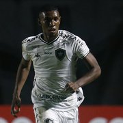 E agora? Saída de Kanu deixa Botafogo com preocupação redobrada em seu setor defensivo
