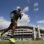 Botafogo: Kelvin sente desconforto na coxa, se recupera, mas fica fora de jogo